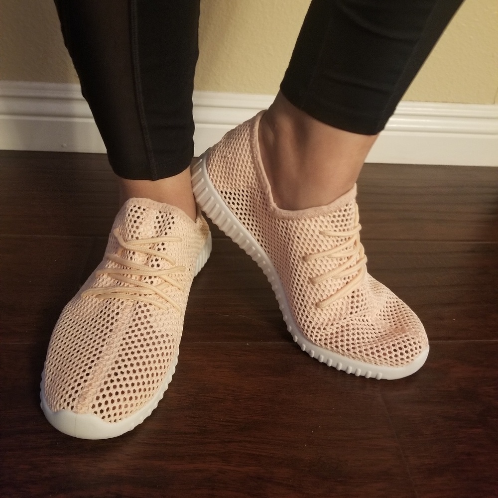 Shoes - Picture 5 of 6